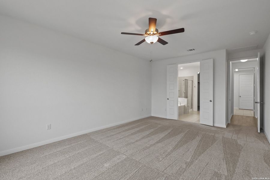 Spacious, unfurnished interior of a new home in Homestead, Schertz (Image 27).