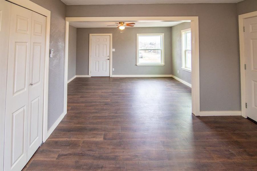 Spacious, unfurnished interior of a new home in , Sweetwater (Image 8).