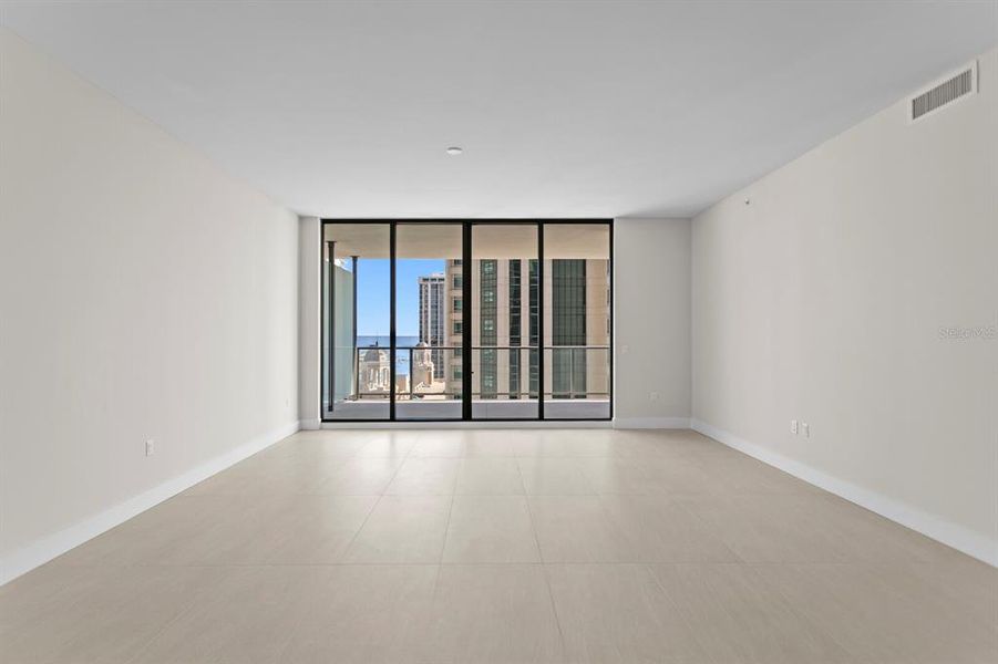 Spacious, unfurnished interior of a new home in , St. Petersburg (Image 41). Spacious, unfurnished interior of a new home in , St. Petersburg (Image 41).