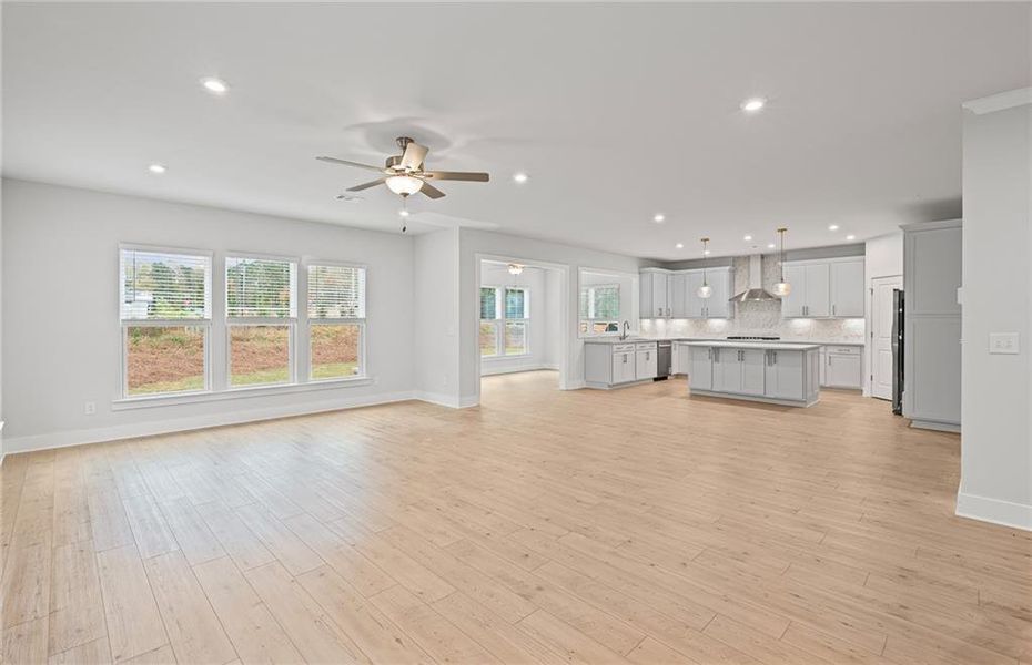 Spacious, unfurnished interior of a new home in Rose Creek, Cumming (Image 10).