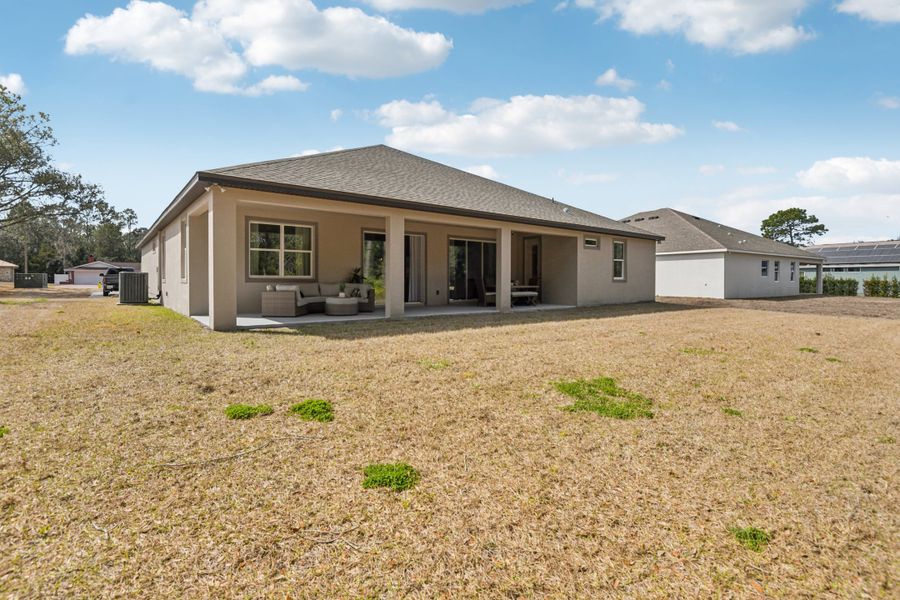 Representative exterior details of a home built from the Livorno by Maronda Homes in Royal Highlands, Weeki Wachee (Image 23).