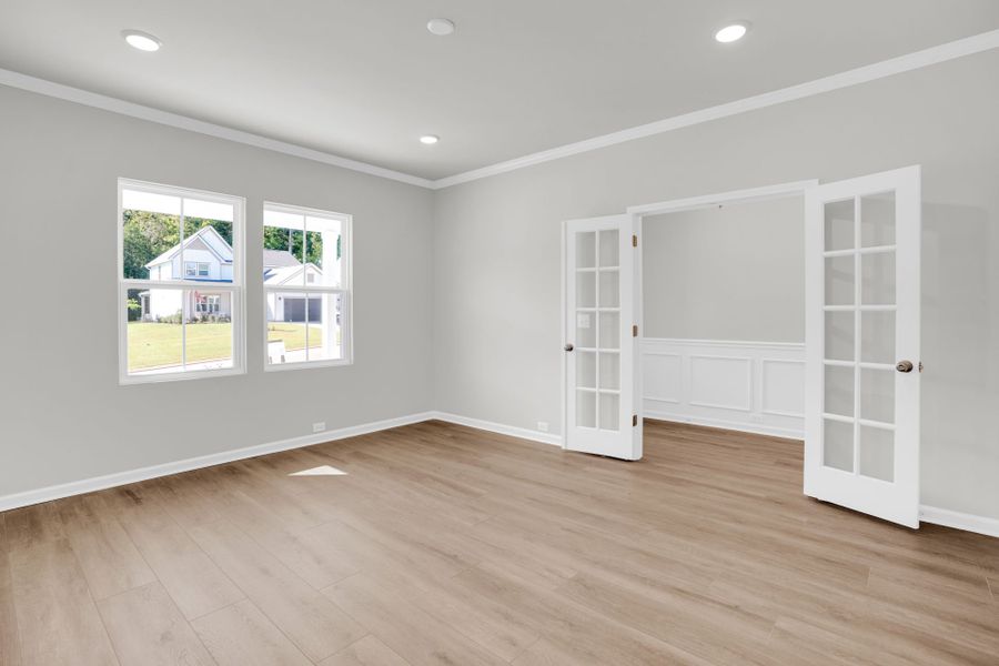 Spacious, unfurnished interior of a new home in Carriage Estates, Lexington (Image 32).