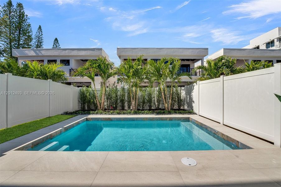 Exterior details and patio area of a home in , Fort Lauderdale (Image 28).