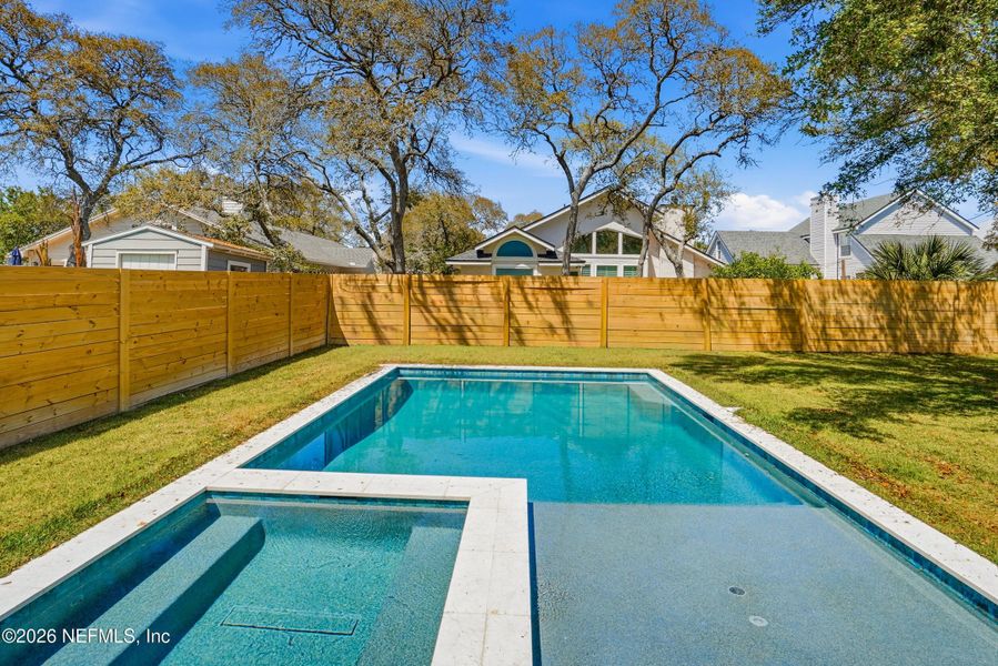 Exterior details and patio area of a home in , Ponte Vedra Beach (Image 29).