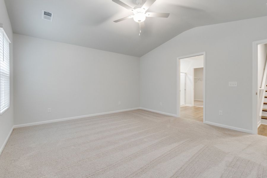 Spacious, unfurnished interior of a new home in Killians Crossing, Blythewood (Image 26).