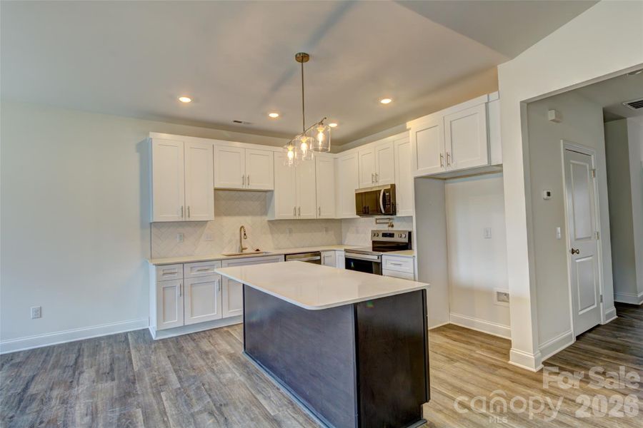 Photo of same plan finishes and colors could vary Photo of same plan finishes and colors could vary