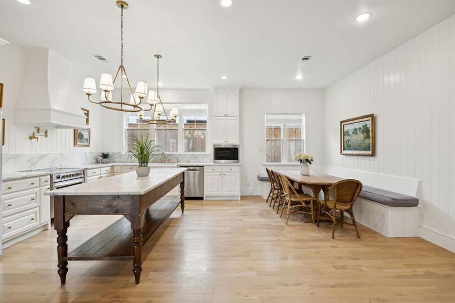 Furnished interior view inside a new home in , Dallas (Image 30).