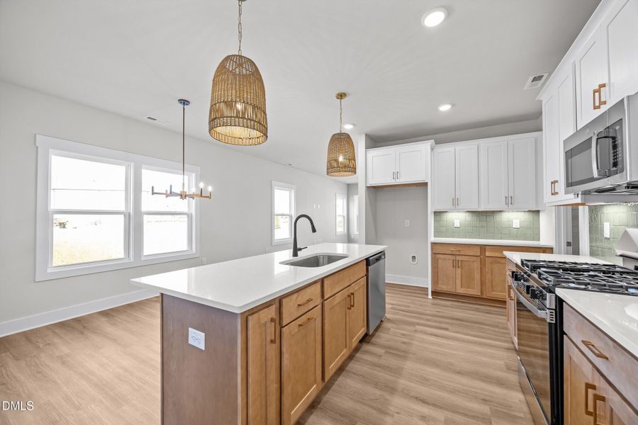 012_AP2-0308 Kitchen_5 - Medium