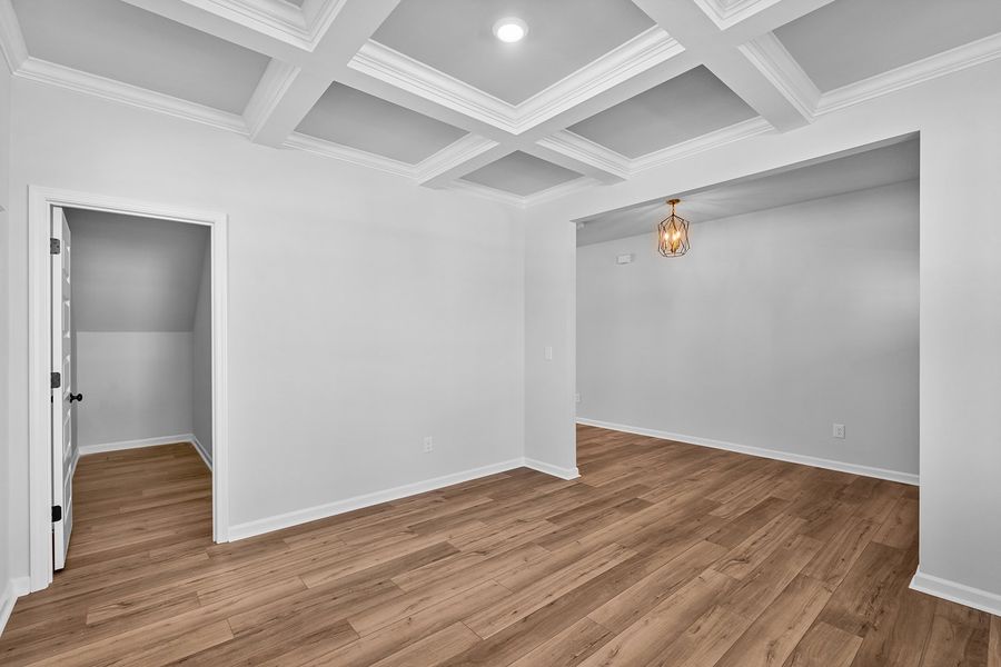 Spacious, unfurnished interior of a new home in Fieldstone, Lexington (Image 23).