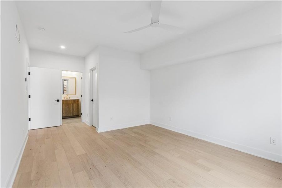 Spacious, unfurnished interior of a new home in , Roswell (Image 39).