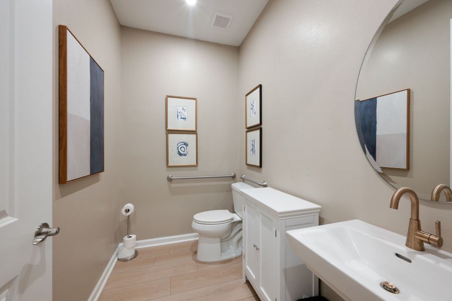 Furnished interior view inside a new home in Pasadena Ridge Master, Dade City (Image 11).