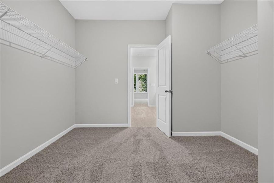 Spacious, unfurnished interior of a new home in , Athens (Image 44).