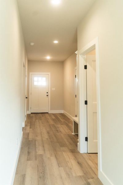 Spacious, unfurnished interior of a new home in , Smithville (Image 27).