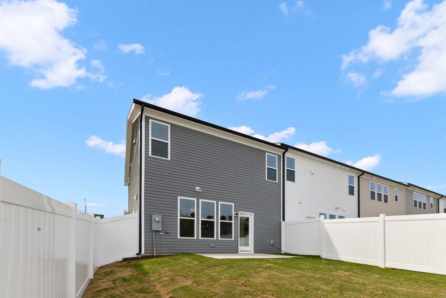 Representative exterior details of a home built from the The Juniper by RobuckHomes in Kennebec Crossing, Angier (Image 50).