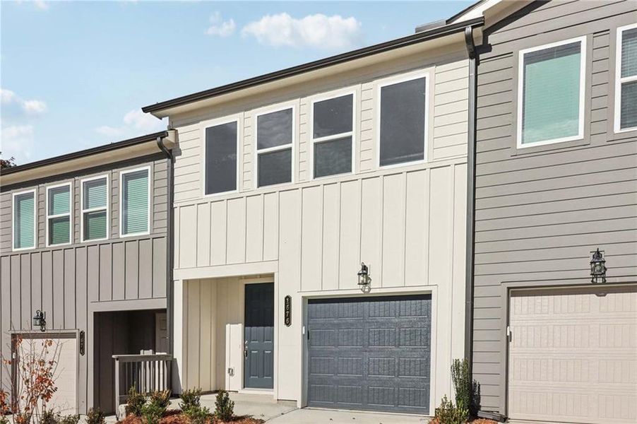 Exterior details and patio area of a home in Park Vue, Atlanta (Image 3). Exterior details and patio area of a home in Park Vue, Atlanta (Image 3).