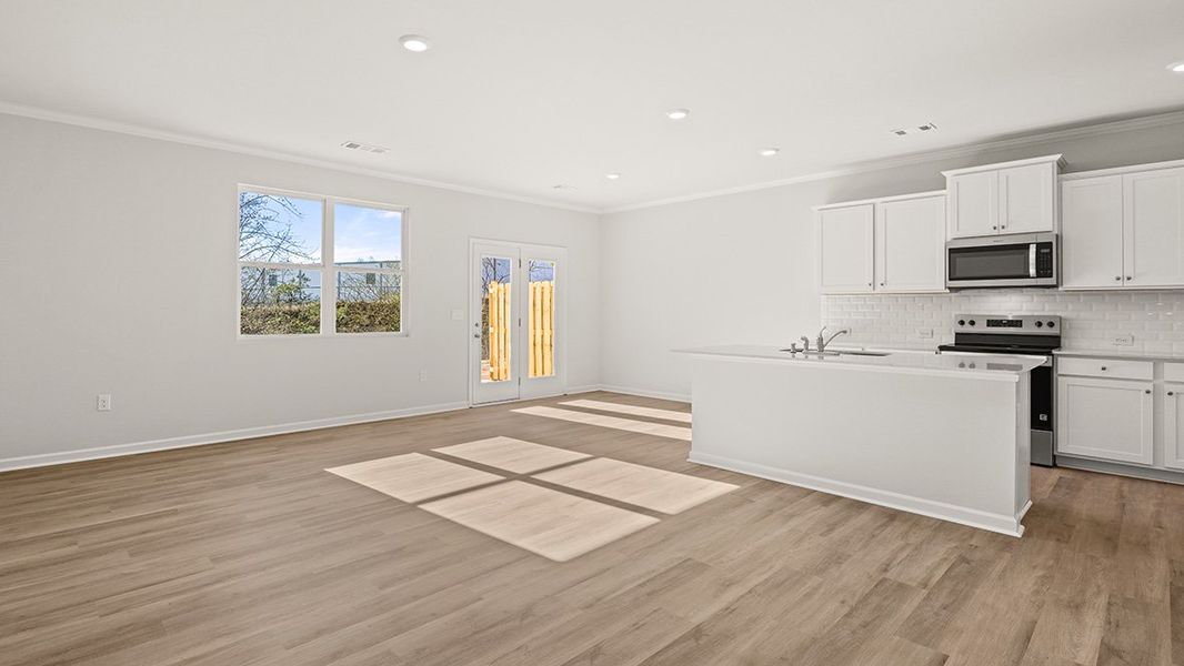 Spacious, unfurnished interior of a new home in Carlton, Douglasville (Image 12).