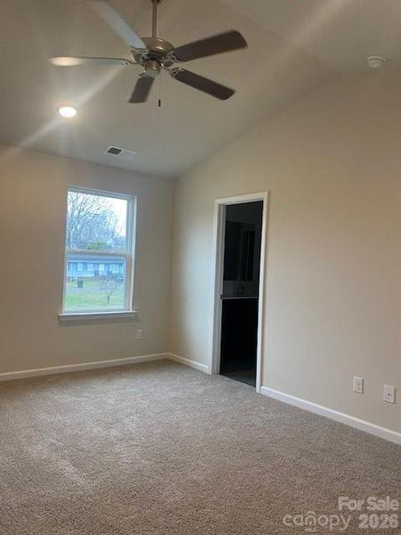 Spacious, unfurnished interior of a new home in , Kings Mountain (Image 8).