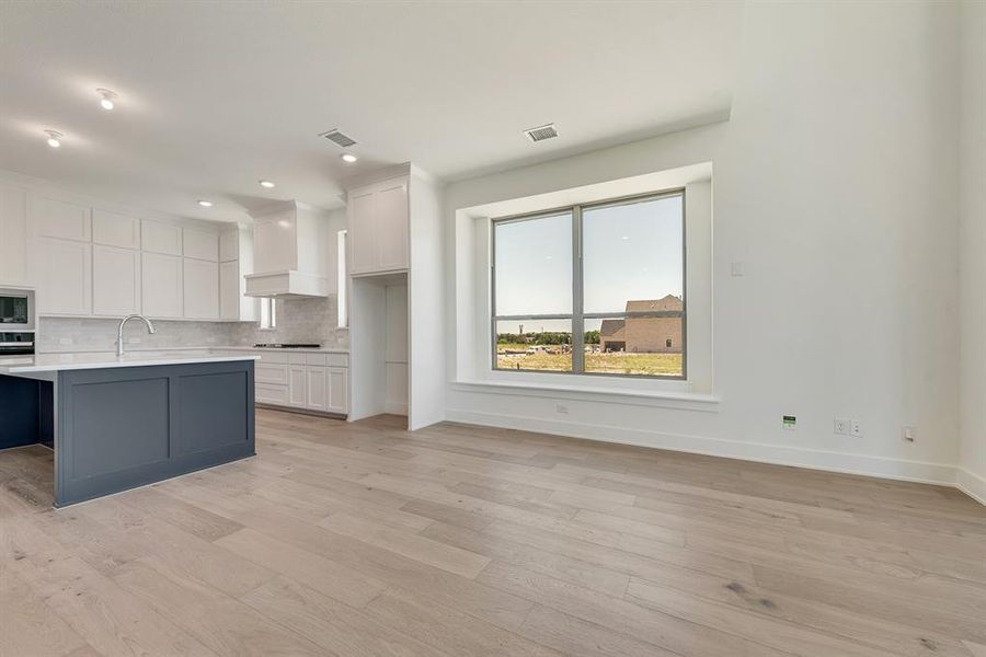 Spacious, unfurnished interior of a new home in The Homestead - 62', Rockwall (Image 30).