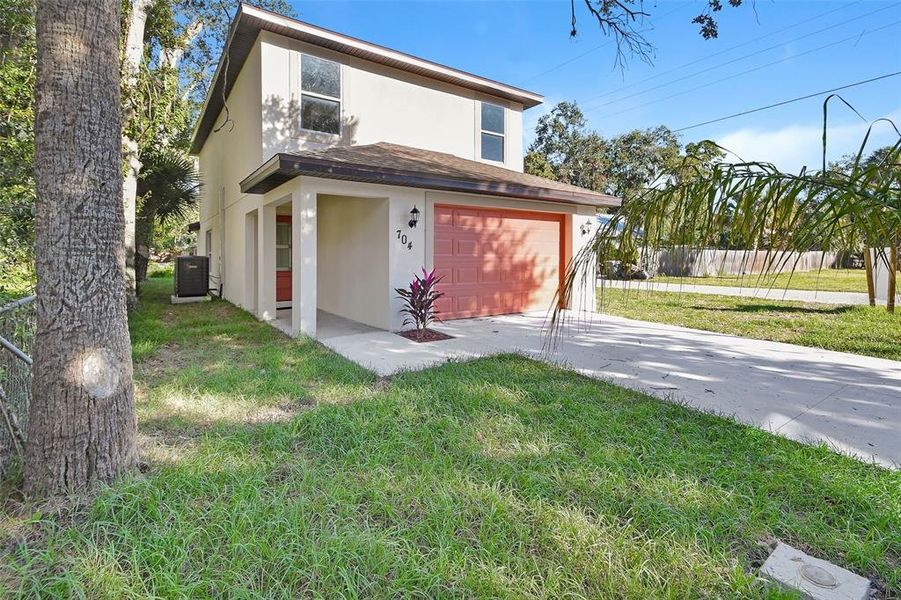 Exterior details and patio area of a home in , Daytona Beach (Image 21).
