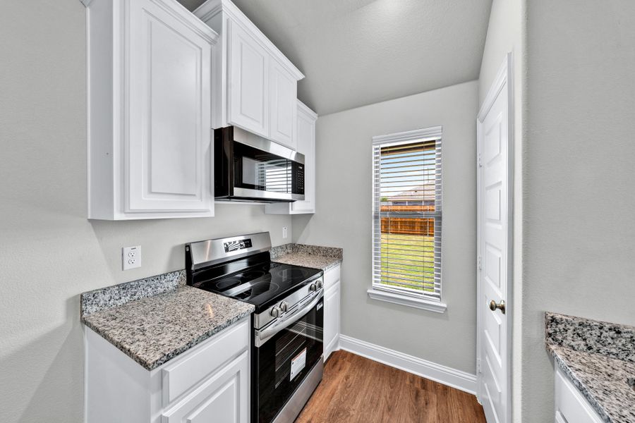 Furnished interior view inside a new home in Stonecreek, Sulphur Springs (Image 9).