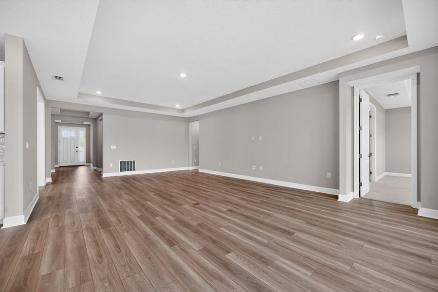 Spacious, unfurnished interior of a new home in Headwaters at Lofton Creek, Yulee (Image 17).