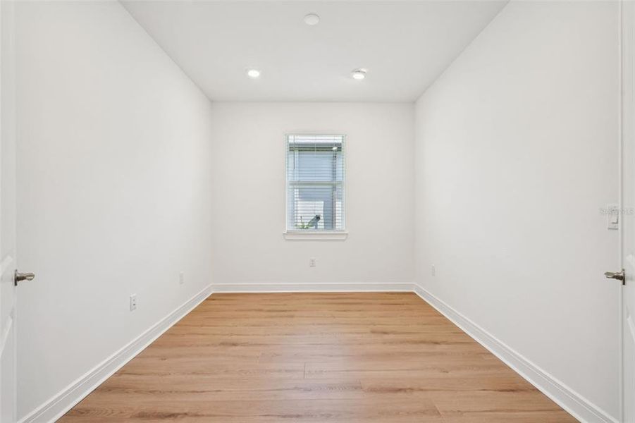 Spacious, unfurnished interior of a new home in Del Webb Stone Creek, Ocala (Image 18).