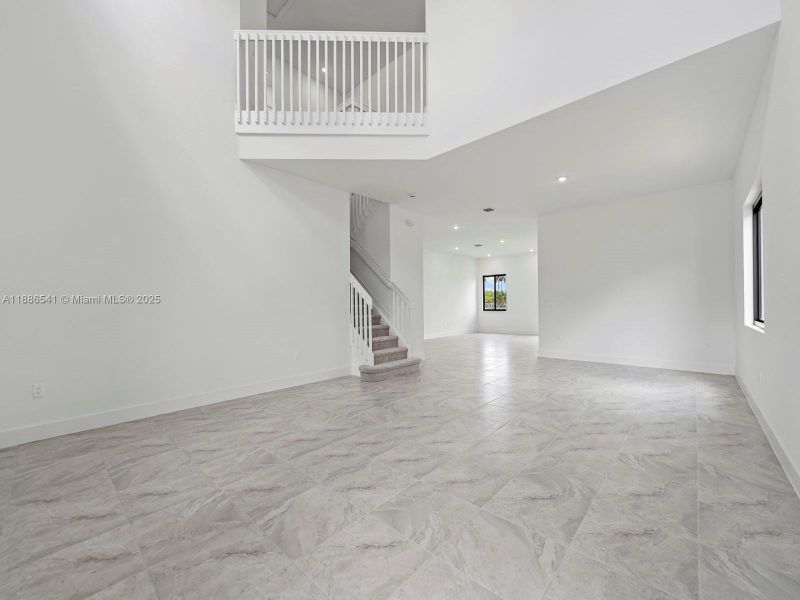 Spacious, unfurnished interior of a new home in , Homestead (Image 36).