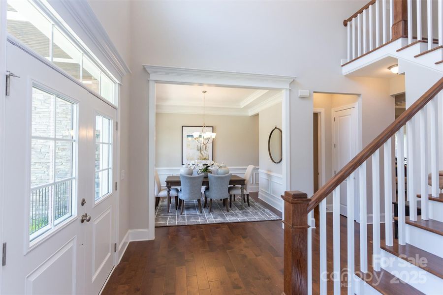 2 Story Foyer Entrance 2 Story Foyer Entrance