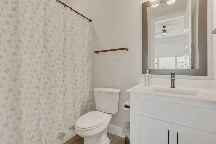 Here's The Ensuite Bath.