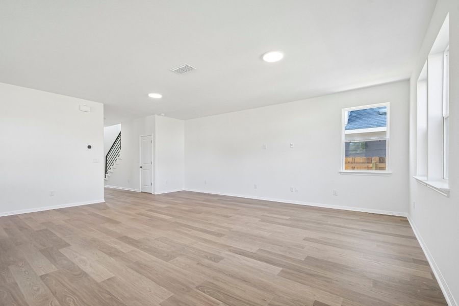 Spacious, unfurnished interior of a new home in Foxfield, Austin (Image 11). Spacious, unfurnished interior of a new home in Foxfield, Austin (Image 11).