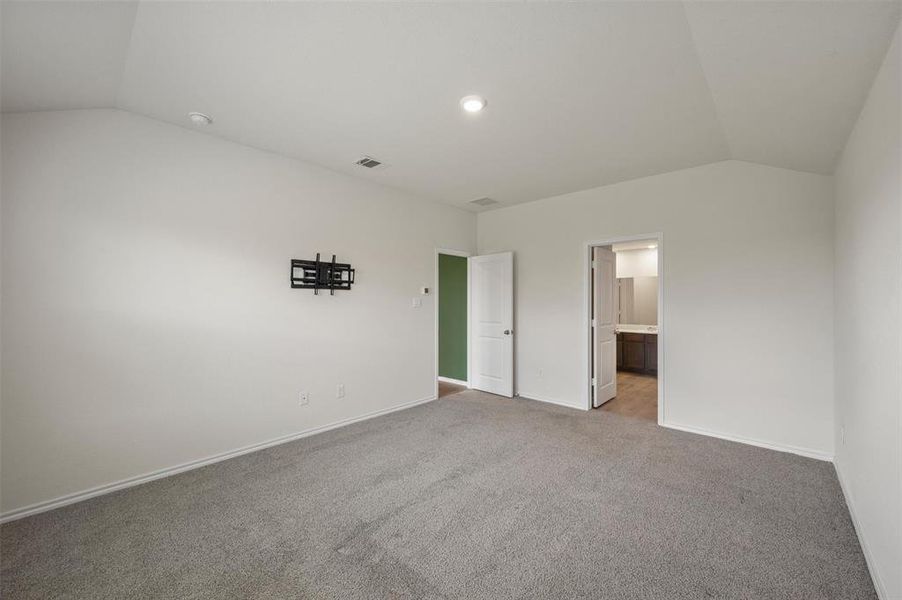 Spacious, unfurnished interior of a new home in Windrose, Pilot Point (Image 17). Spacious, unfurnished interior of a new home in Windrose, Pilot Point (Image 17).