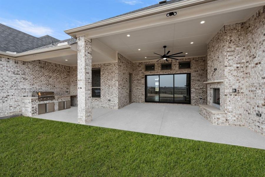 1849 Sutherland Crescent- Back-3