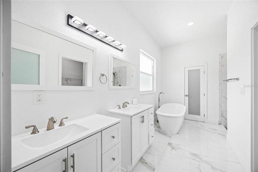 Furnished interior view inside a new home in , Orlando (Image 5).