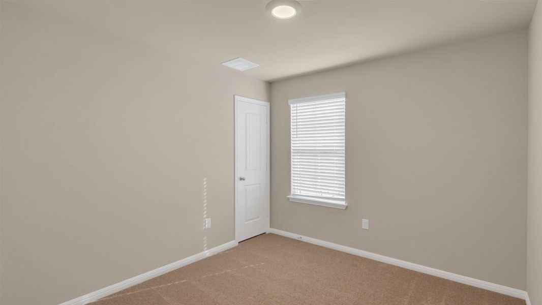 Spacious, unfurnished interior of a new home in Bar W Ranch, Leander (Image 10).