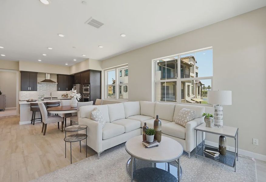 Encanterra Ascent HS 2513 Great Room - 4 of 11 Encanterra Ascent HS 2513 Great Room - 4 of 11