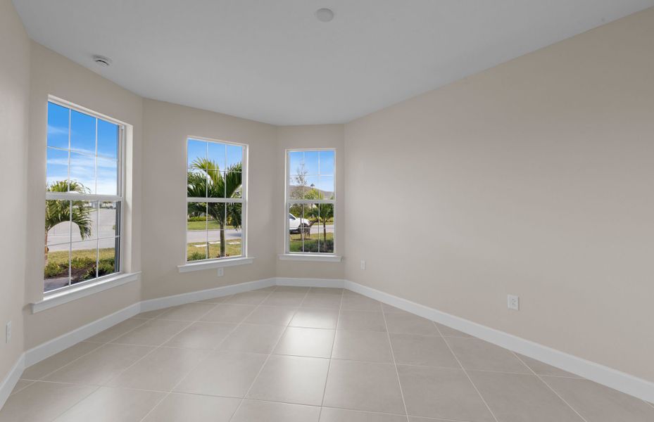 Spacious, unfurnished interior of a new home in Del Webb Oak Creek, North Fort Myers (Image 20). Spacious, unfurnished interior of a new home in Del Webb Oak Creek, North Fort Myers (Image 20).
