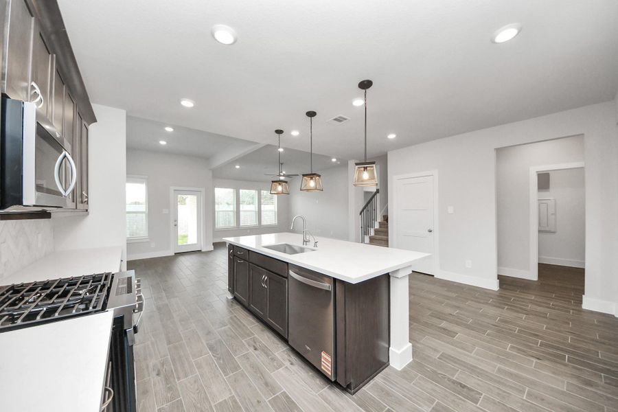 Furnished interior view inside a new home in Laurel Landing: Landmark Collection, Alvin (Image 11).