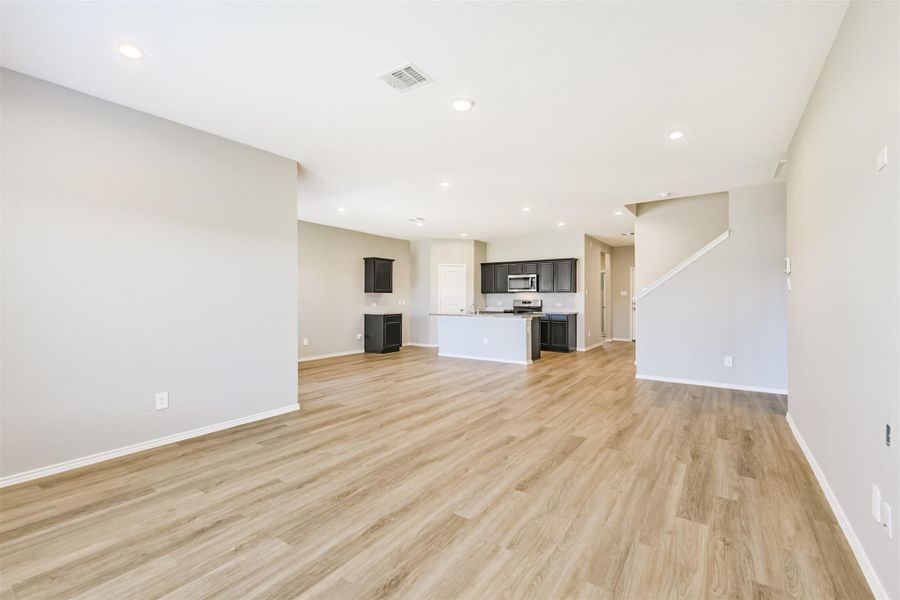 Spacious, unfurnished interior of a new home in Harrington Trails at The Canopies, New Caney (Image 23).