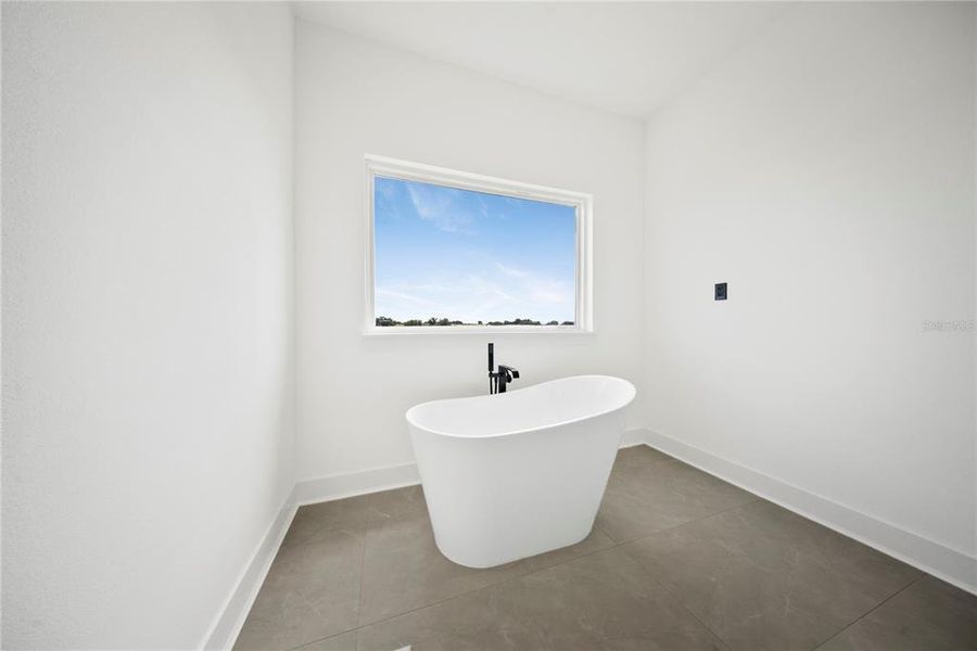 Image 90 of a home in .