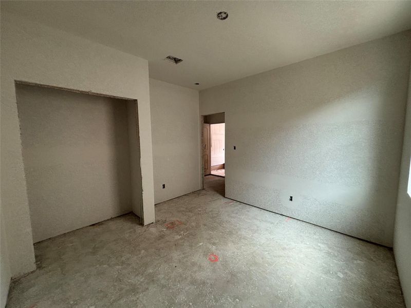 Spacious, unfurnished interior of a new home in Berry Creek Highlands, Georgetown (Image 18).