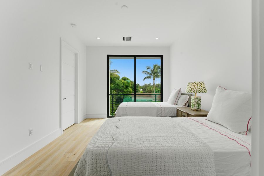 9 Dock St West Palm Beach FL 24