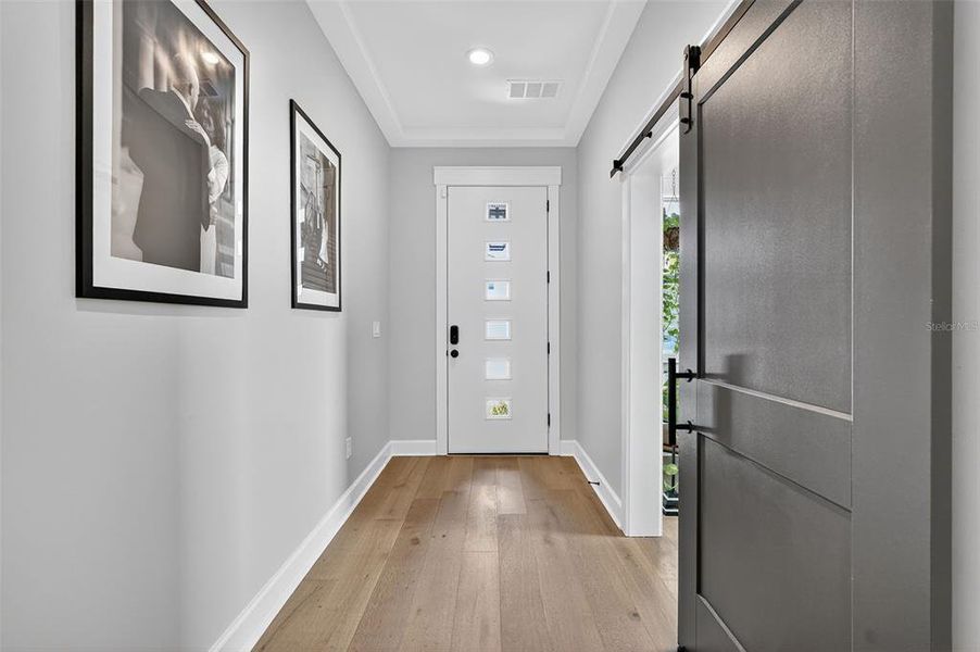 Spacious, unfurnished interior of a new home in , Tampa (Image 21).