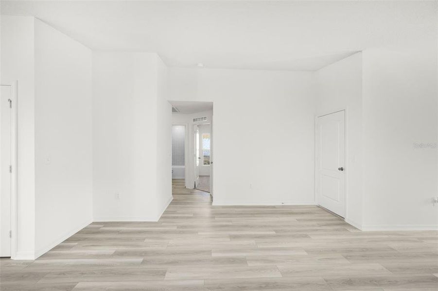 Spacious, unfurnished interior of a new home in Tula Parc, Astatula (Image 14). Spacious, unfurnished interior of a new home in Tula Parc, Astatula (Image 14).