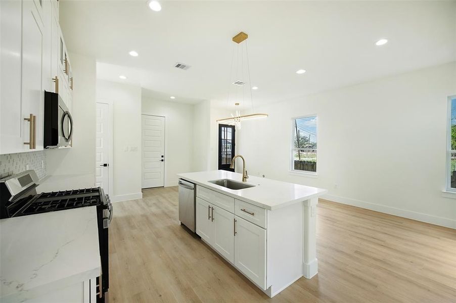 Image 8 of a home in .