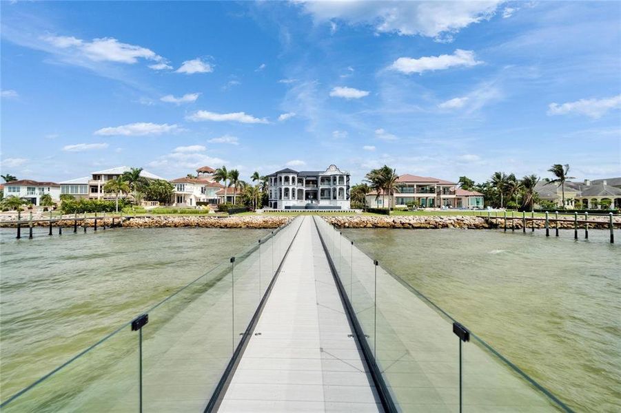 Exterior details and patio area of a home in , Apollo Beach (Image 32).