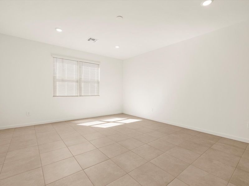 Spacious, unfurnished interior of a new home in Bella Vista Farms Reserve Series, San Tan Valley (Image 9).