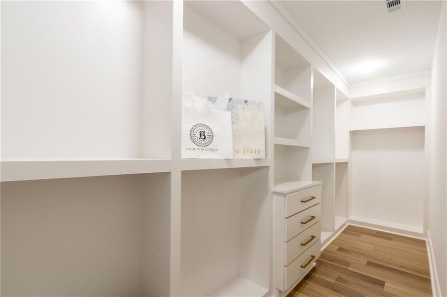 Image 47 of a home in .