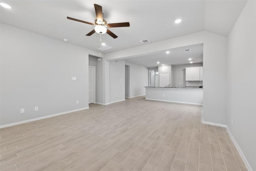 Spacious, unfurnished interior of a new home in Grand Magnolia, Magnolia (Image 28).