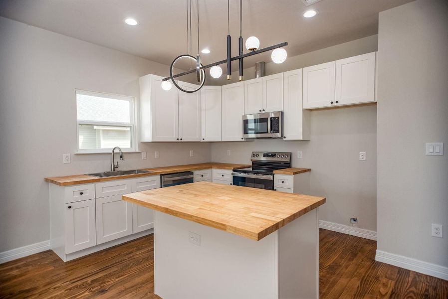 Furnished interior view inside a new home in , Port Lavaca (Image 4).