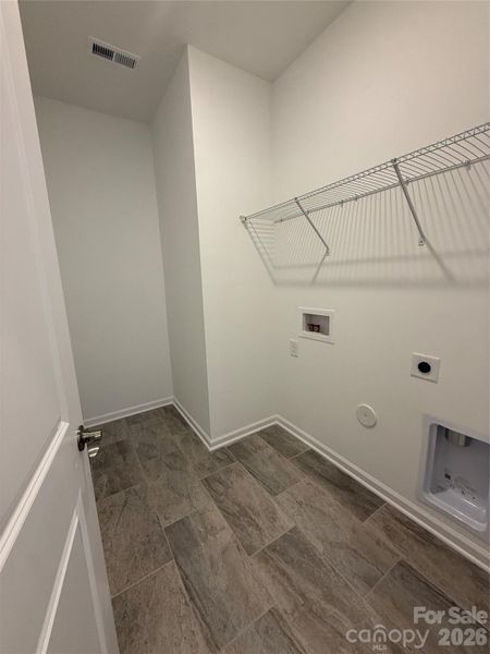 Spacious, unfurnished interior of a new home in Roselyn, Lancaster (Image 7).